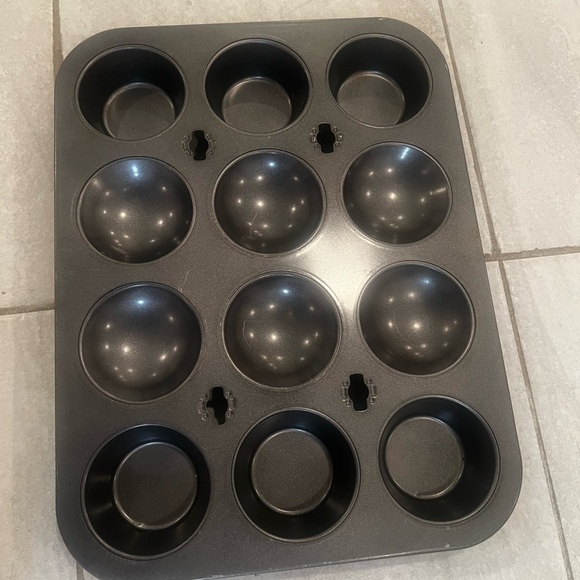 Non-Stick gray Muffin-cookies  Pan/10.5x14in - Picture 4 of 7